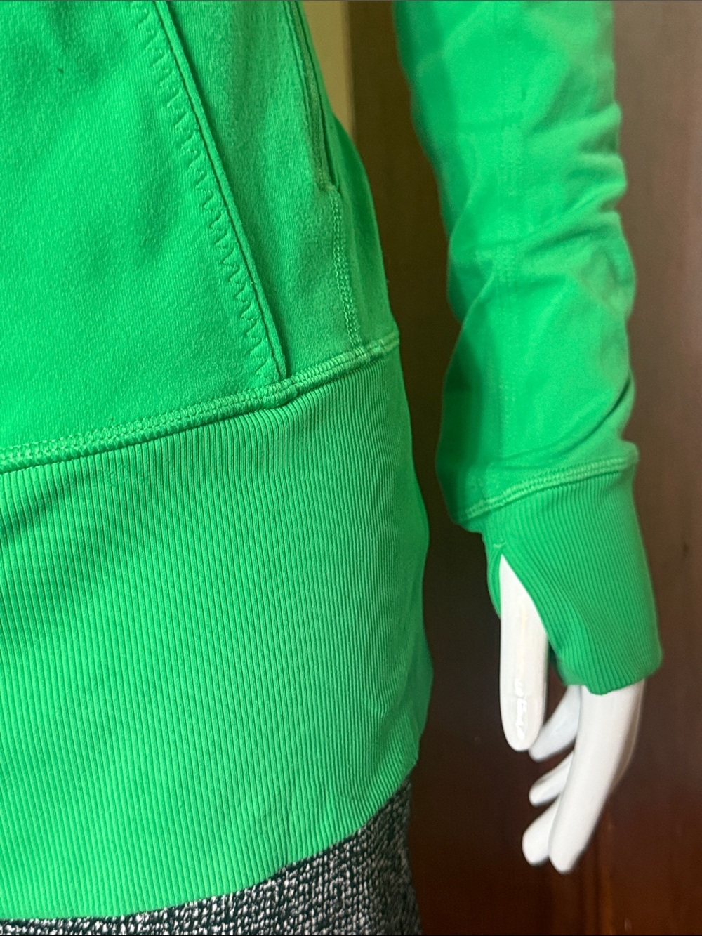 Lululemon size 10 Women's Green Full-Zip Jacket - Sleek Active Layer - Picture 5 of 8